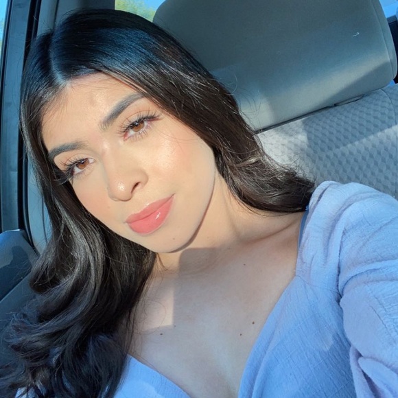 Meet your Posher, Xochitl - Picture 1 of 1